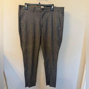 GAP Men's Dress Pants in Charcoal Houndstooth